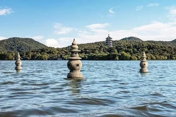 大年初三：从椰风蕉雨到西子湖畔，印尼杭州商会祝您“杭”向新征程！
